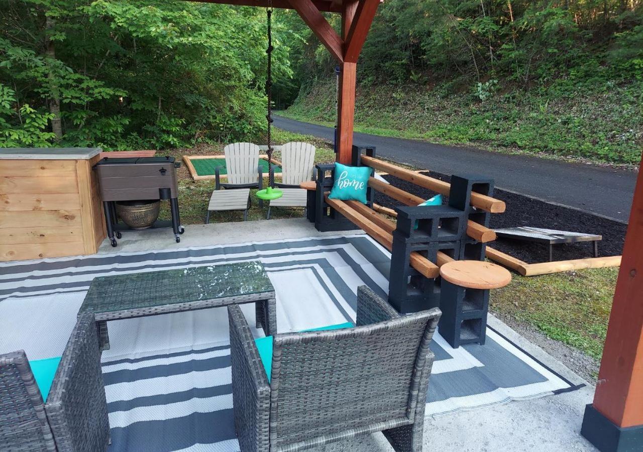 Fabulous Pet-Friendly, Family Cabin With Outdoor Kitchen, Hot Tub, Sauna, Fireplace, Theater Room, Arcade, Pool Table, And Fire Pit Within Minuties Of Dollywood Sevierville Exterior foto