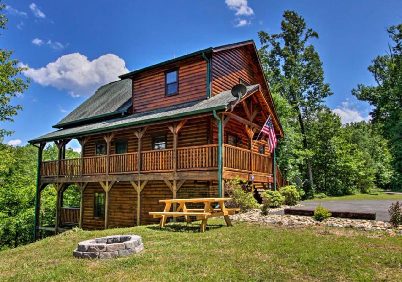 Fabulous Pet-Friendly, Family Cabin With Outdoor Kitchen, Hot Tub, Sauna, Fireplace, Theater Room, Arcade, Pool Table, And Fire Pit Within Minuties Of Dollywood Sevierville Exterior foto