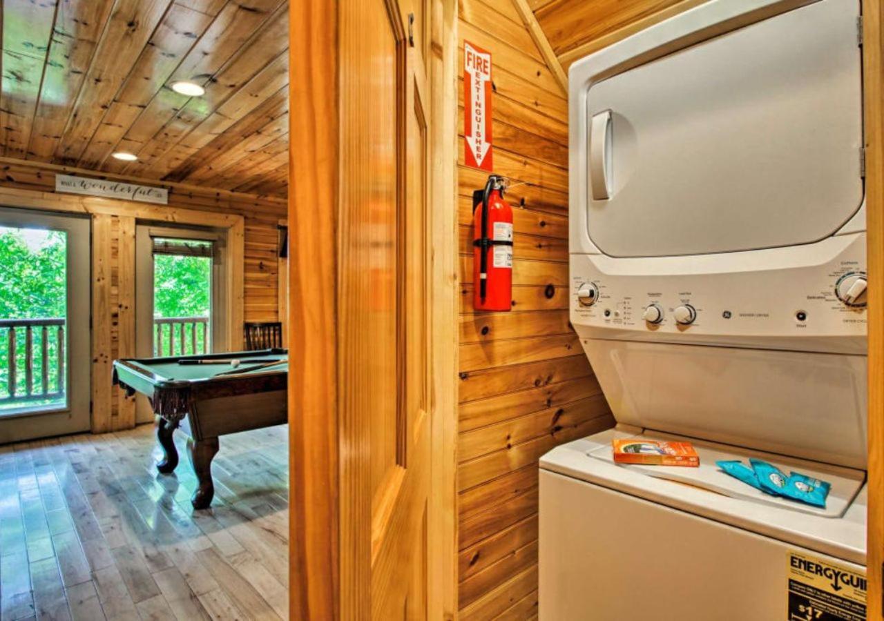 Fabulous Pet-Friendly, Family Cabin With Outdoor Kitchen, Hot Tub, Sauna, Fireplace, Theater Room, Arcade, Pool Table, And Fire Pit Within Minuties Of Dollywood Sevierville Exterior foto