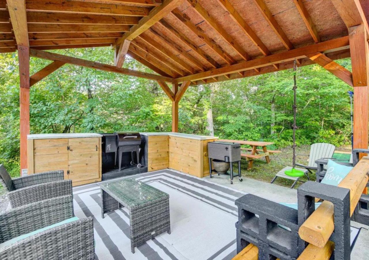 Fabulous Pet-Friendly, Family Cabin With Outdoor Kitchen, Hot Tub, Sauna, Fireplace, Theater Room, Arcade, Pool Table, And Fire Pit Within Minuties Of Dollywood Sevierville Exterior foto