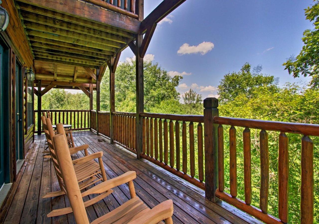 Fabulous Pet-Friendly, Family Cabin With Outdoor Kitchen, Hot Tub, Sauna, Fireplace, Theater Room, Arcade, Pool Table, And Fire Pit Within Minuties Of Dollywood Sevierville Exterior foto